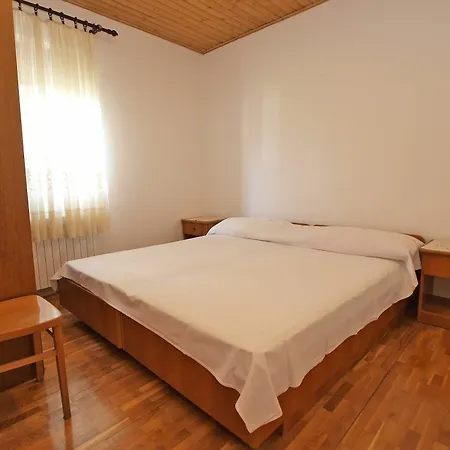Davor 996 Pula